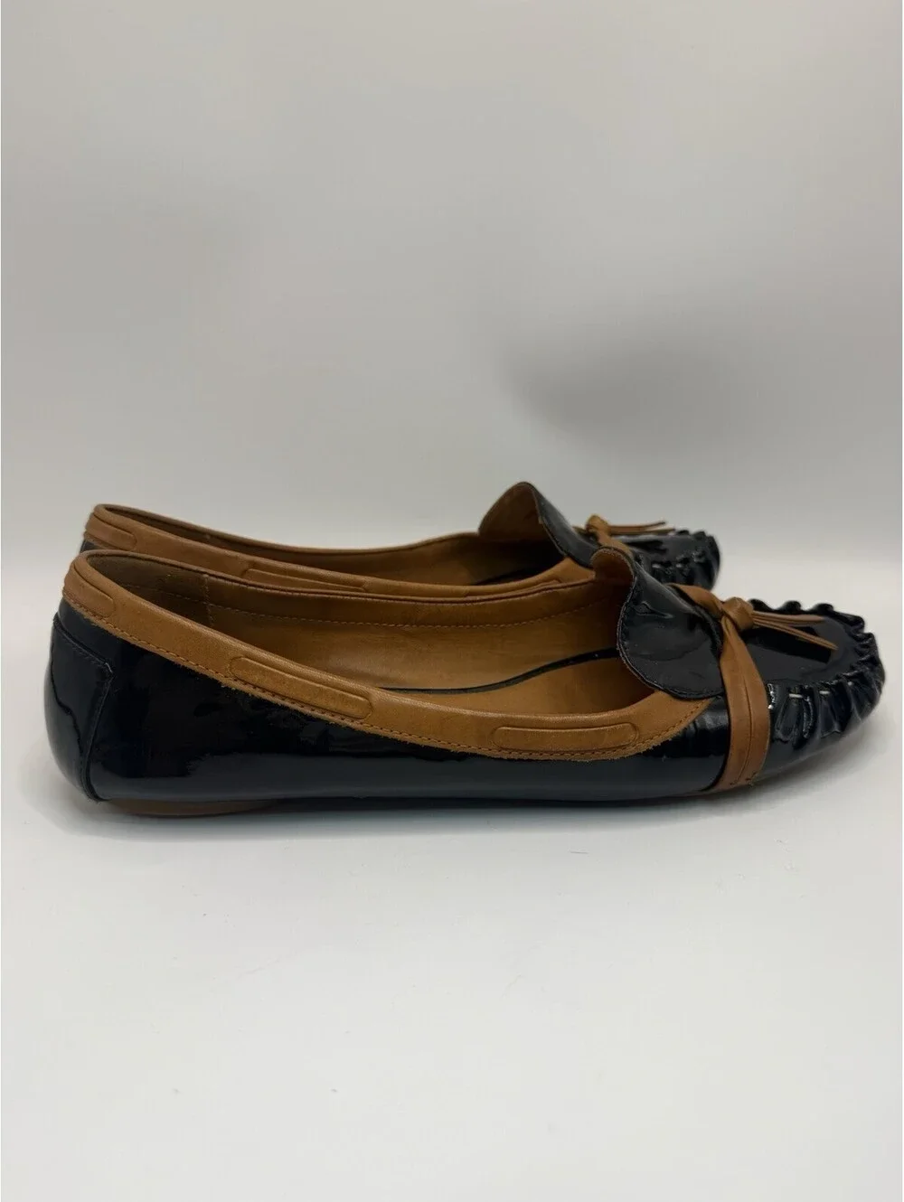 Kate Spade Black Patent Leather With Tan Leather Trim Moccasin Women Sz 8.5 US